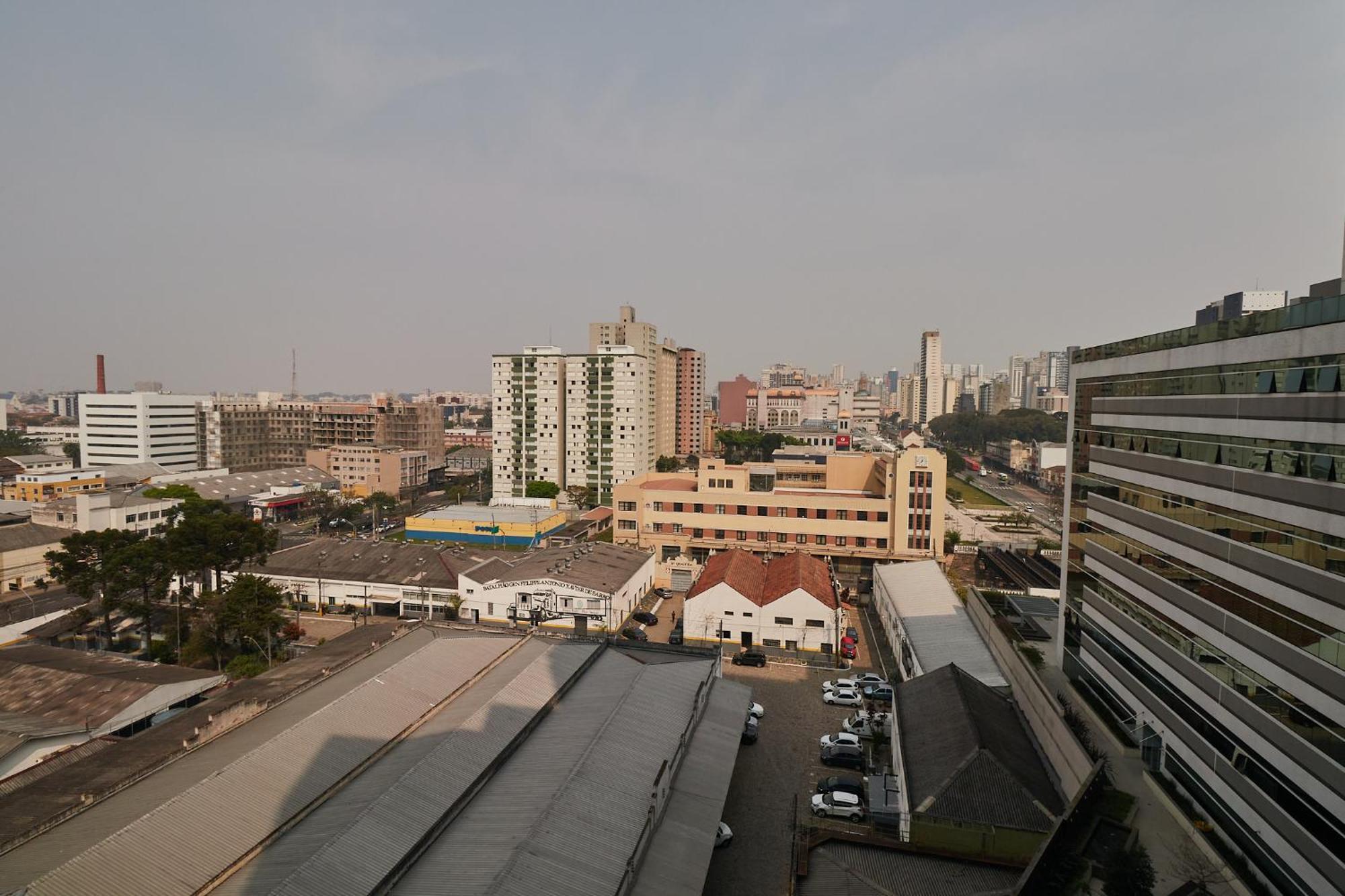 Estudio Aconchegante No Centro De Curitiba - Ar Condicio E Localizacao Perfeita! Zewnętrze zdjęcie